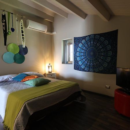 Hotel Le Stanze Dei Colori à Aci Bonaccorsi Extérieur photo